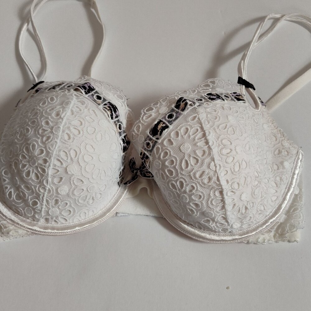 Ladies SZ 32D Victoria's Secret White Sexy Little Things Lace Convertibl…